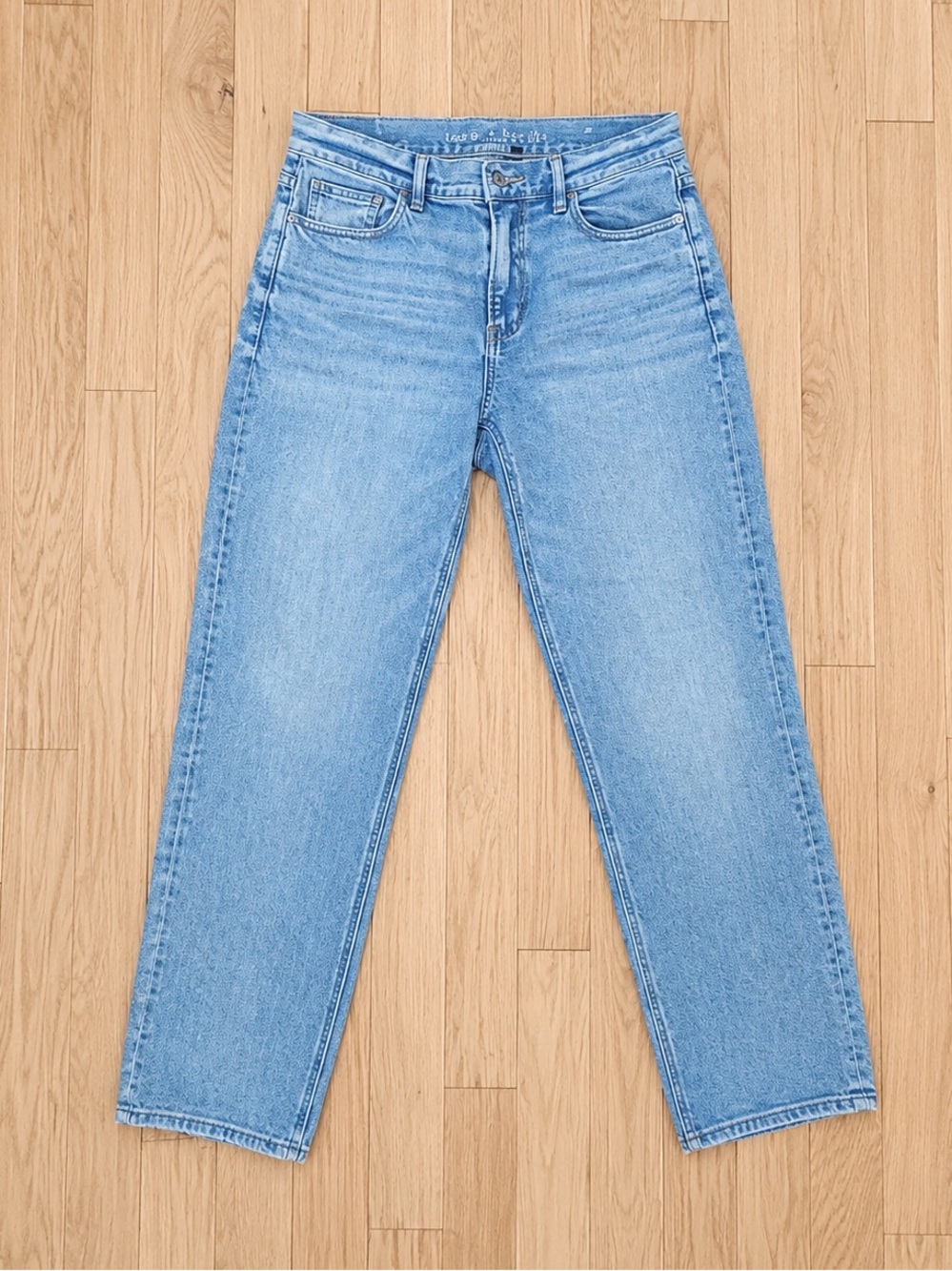 AE Women’s Super High Waisted Straight Jean Light Wash 8 Petite (Short)